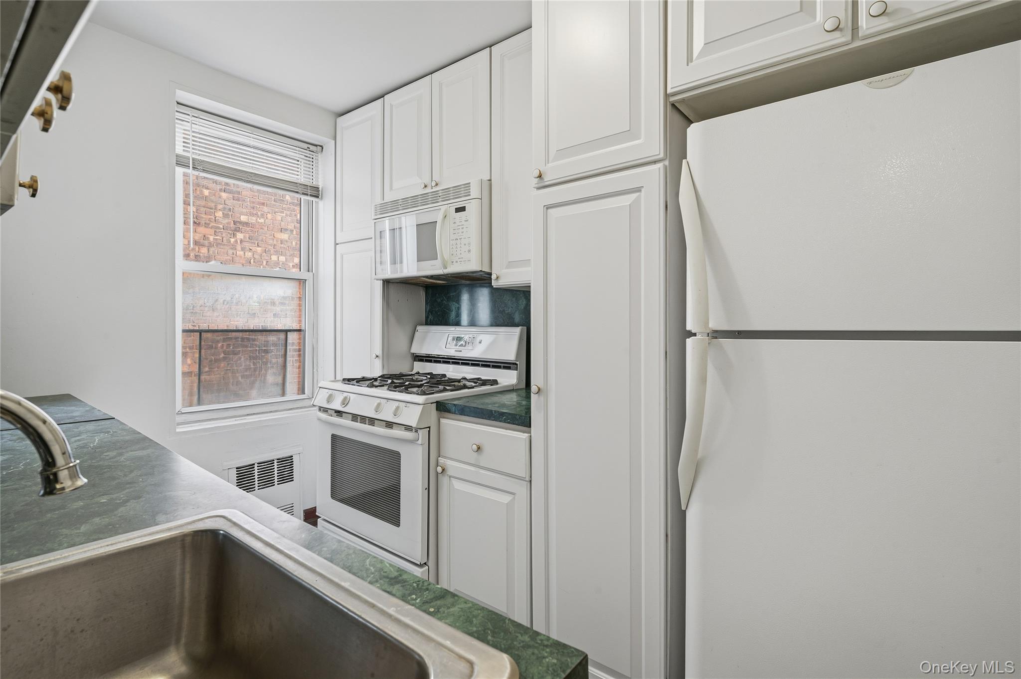 Coop Yellowstone  Queens, NY 11374, MLS-944601-3