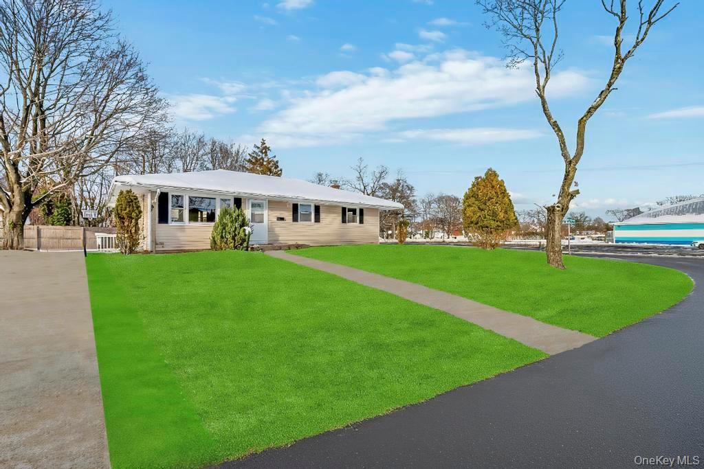 Single Family Radburn  Suffolk County, NY 11776, MLS-944665-2