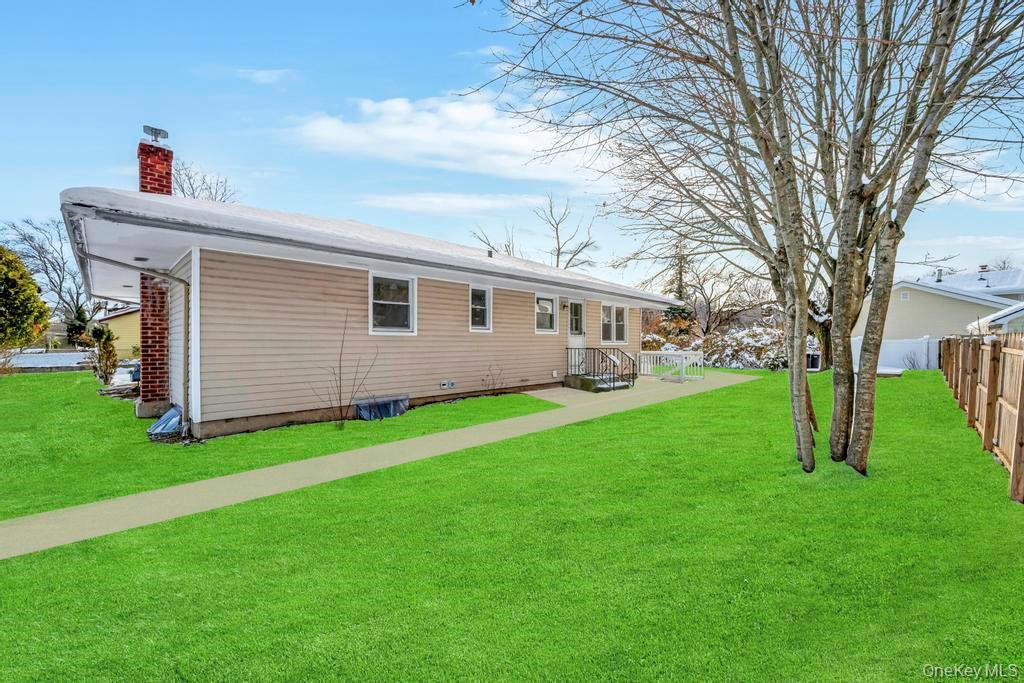 Single Family Radburn  Suffolk County, NY 11776, MLS-944665-4