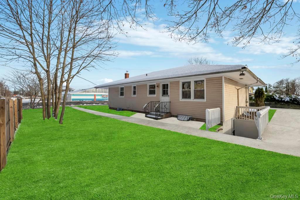 Single Family Radburn  Suffolk County, NY 11776, MLS-944665-5