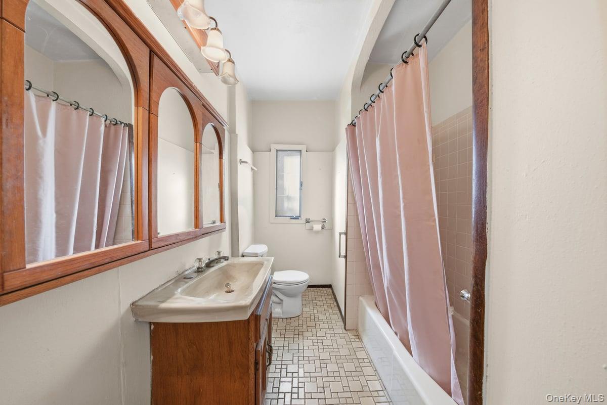 Single Family Homewood Westchester County, NY 10701, MLS-944727-16