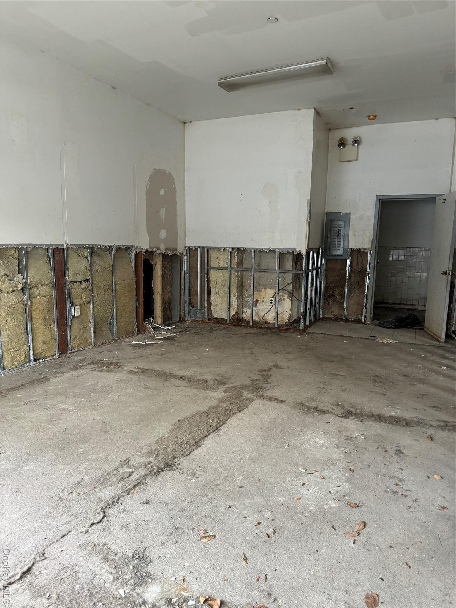 Commercial Lease College  Bronx, NY 10456, MLS-944729-18