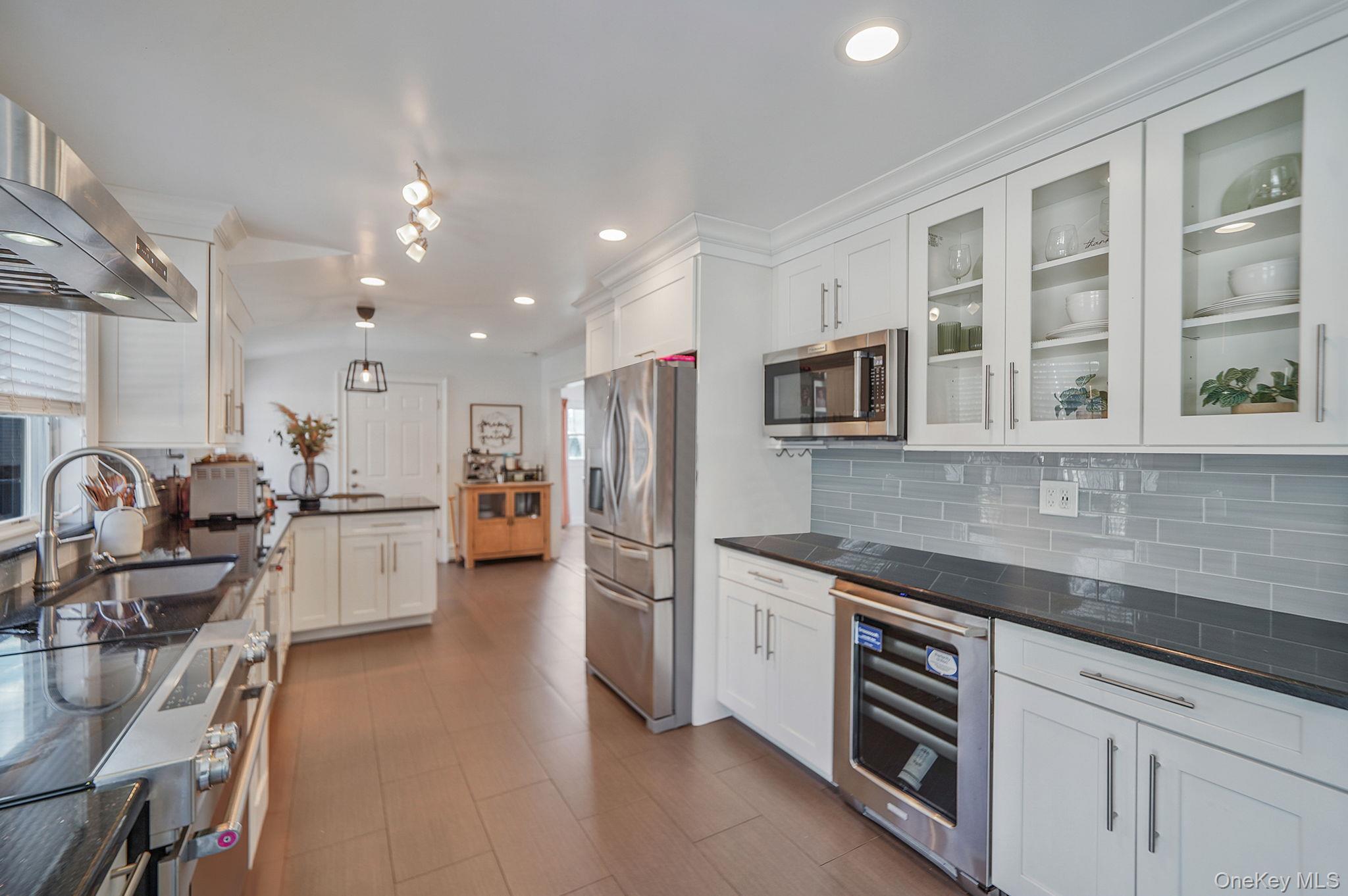 Single Family Pickwick Suffolk County, NY 11790, MLS-944742-13