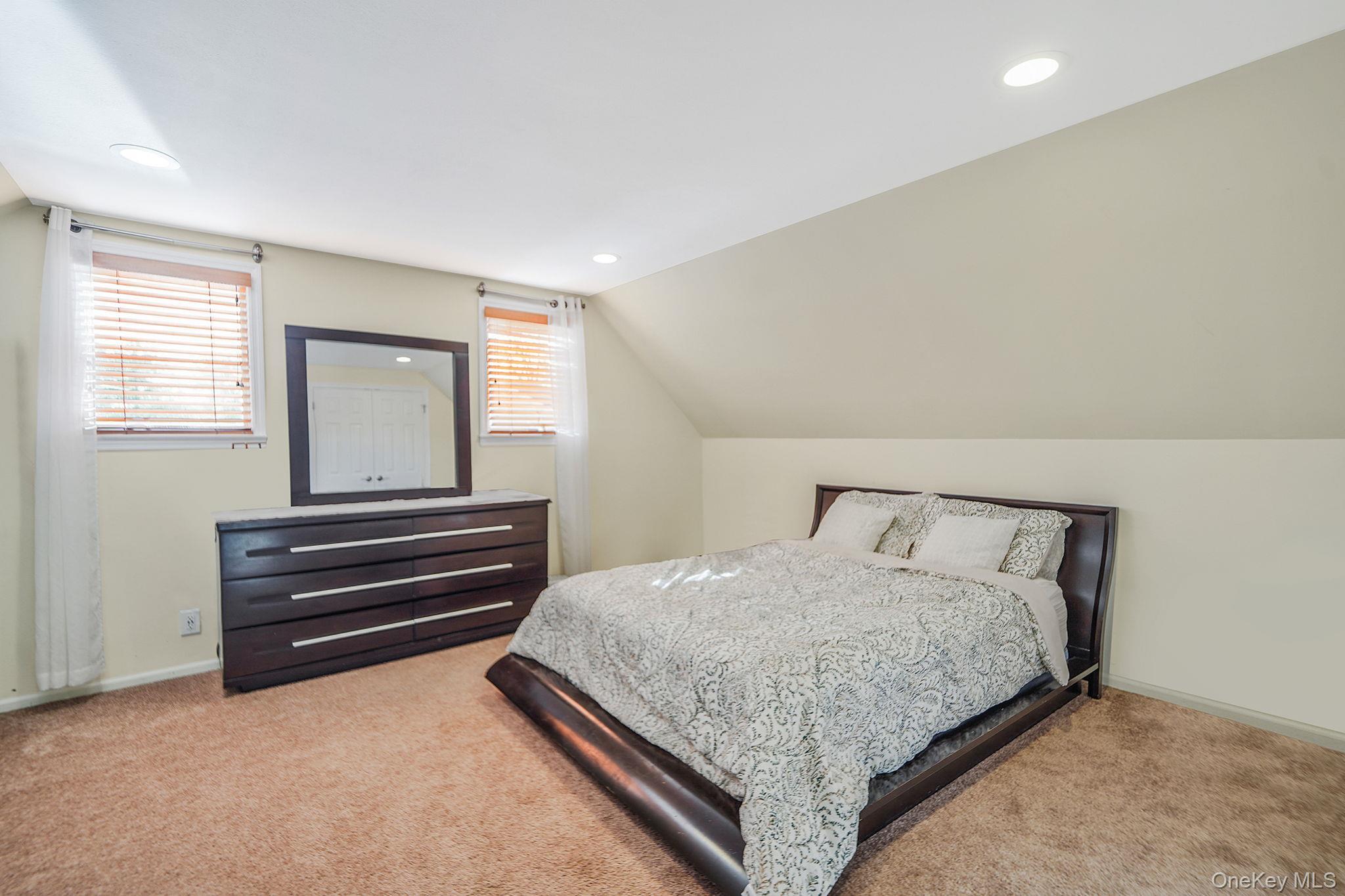 Single Family Pickwick Suffolk County, NY 11790, MLS-944742-23