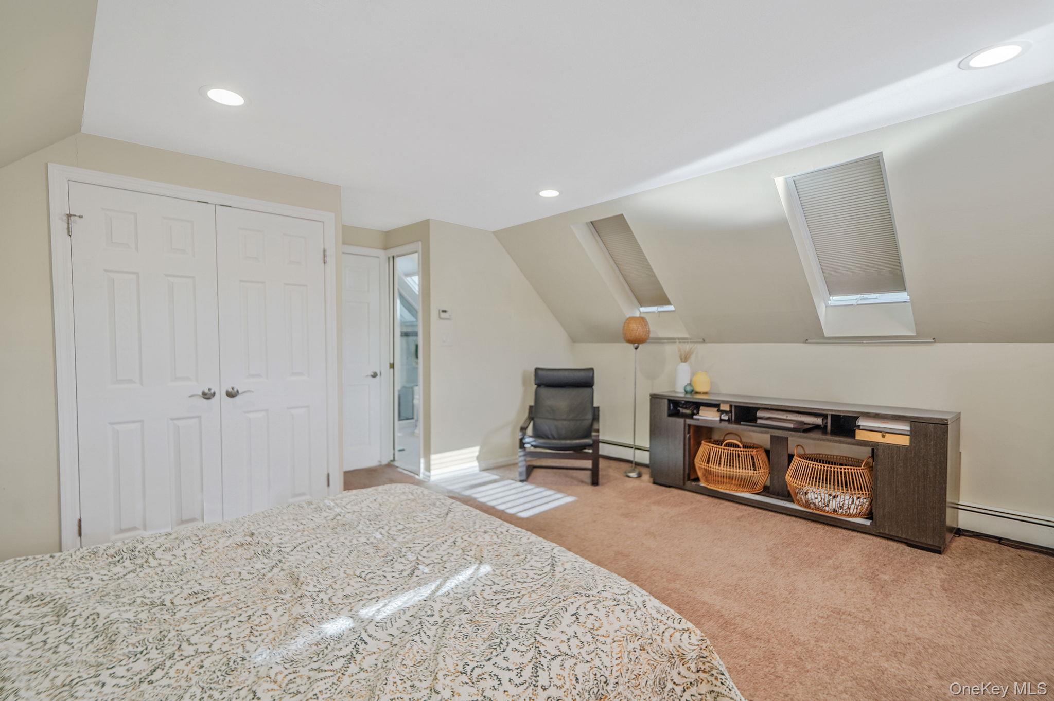 Single Family Pickwick Suffolk County, NY 11790, MLS-944742-24