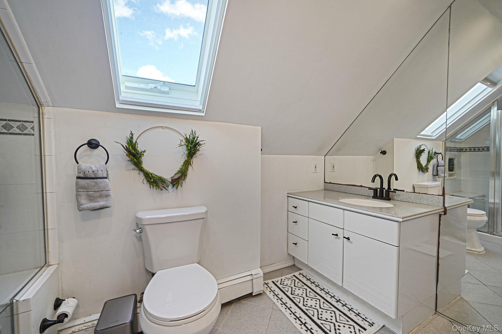 Single Family Pickwick Suffolk County, NY 11790, MLS-944742-25