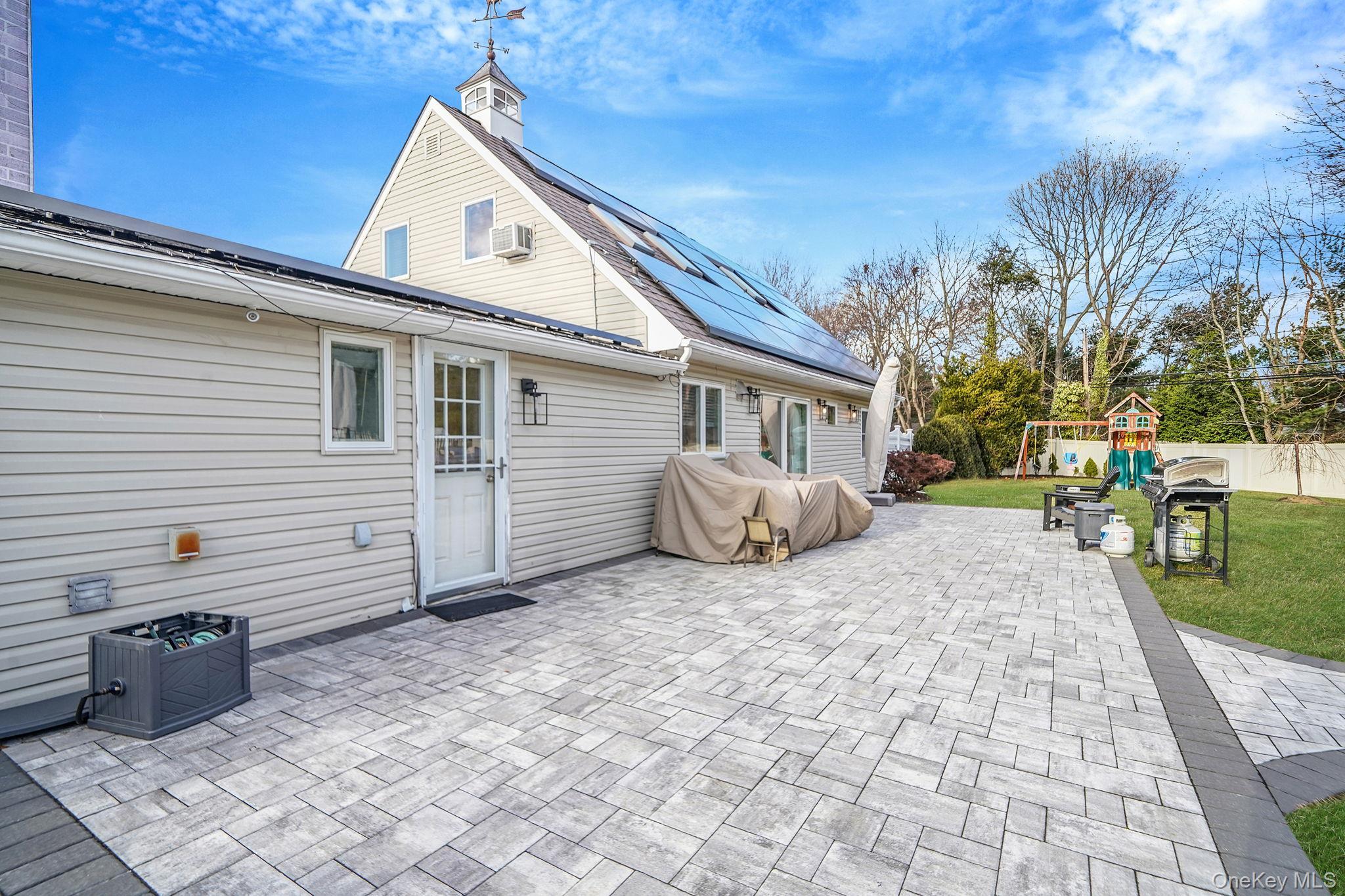 Single Family Pickwick Suffolk County, NY 11790, MLS-944742-4