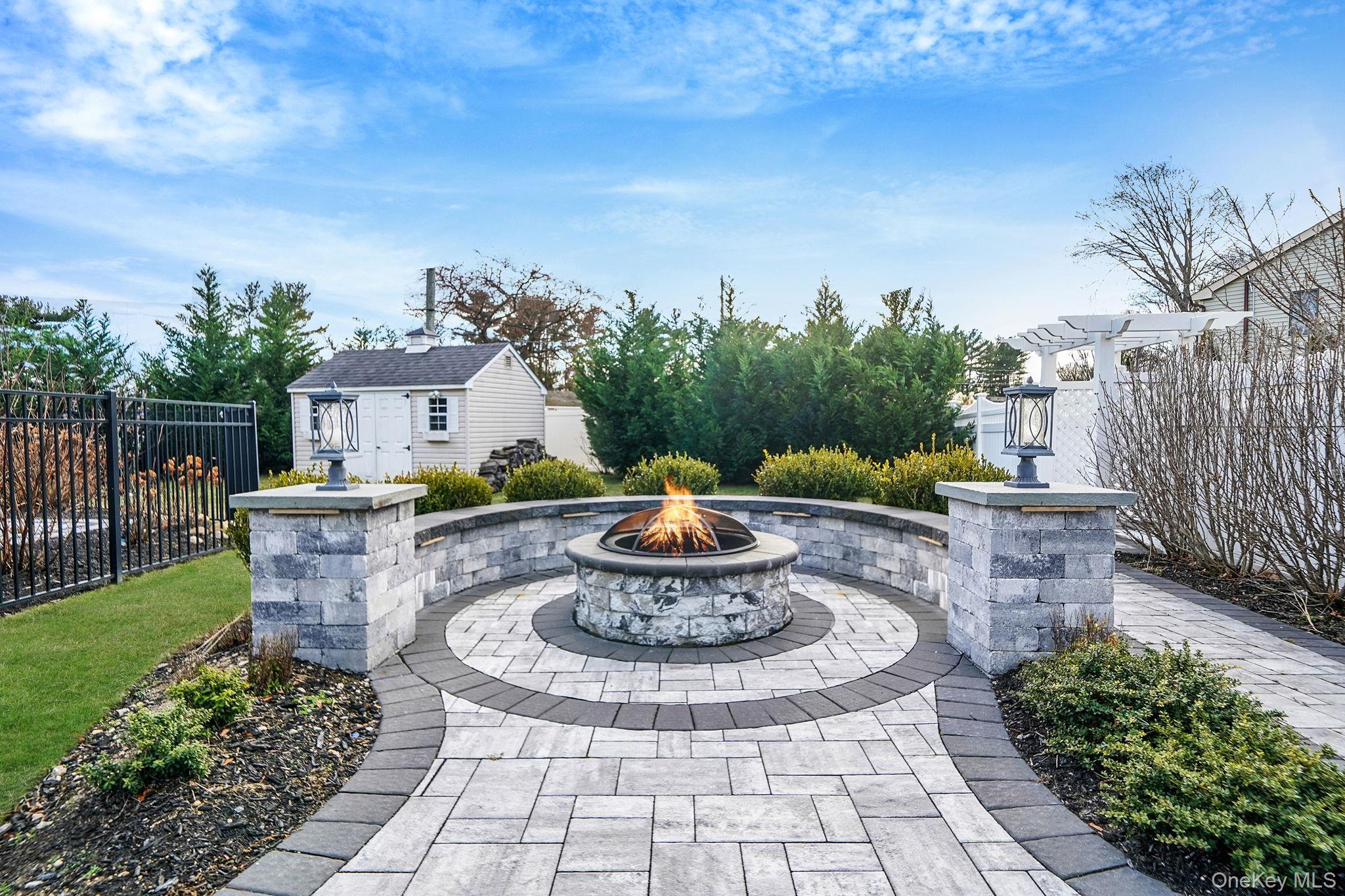 Single Family Pickwick Suffolk County, NY 11790, MLS-944742-5