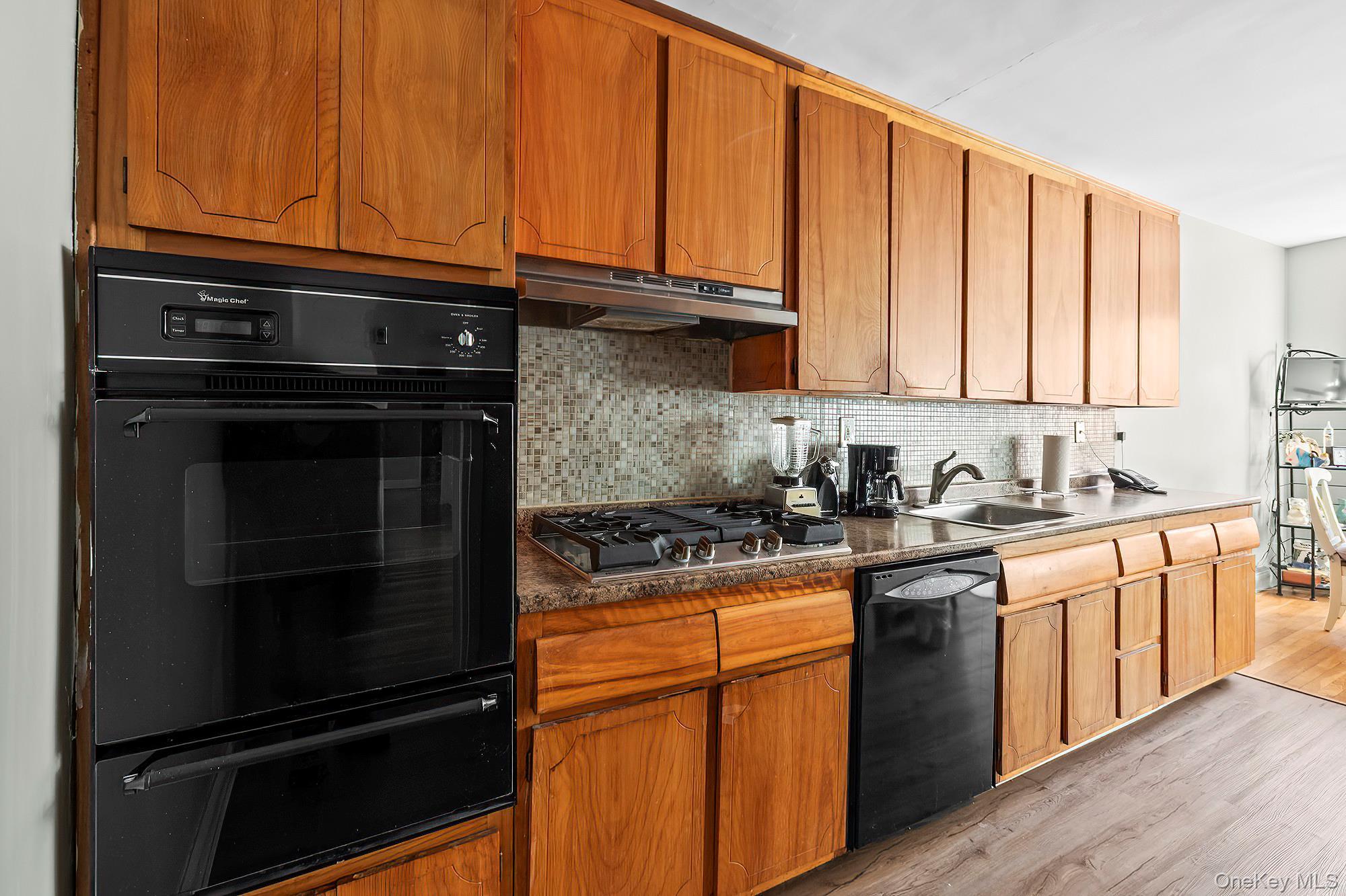 Coop Old Post Westchester County, NY 10543, MLS-944759-10