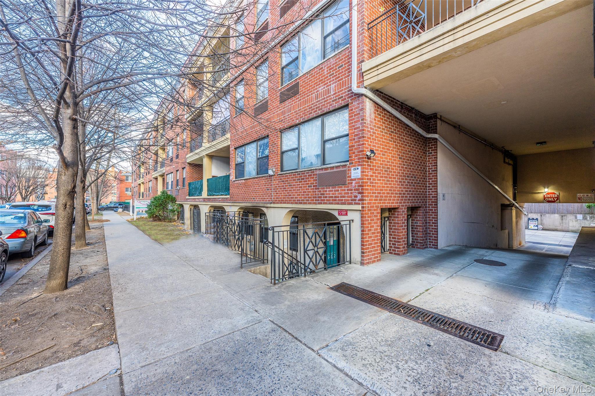Condo 162nd  Queens, NY 11365, MLS-944763-2
