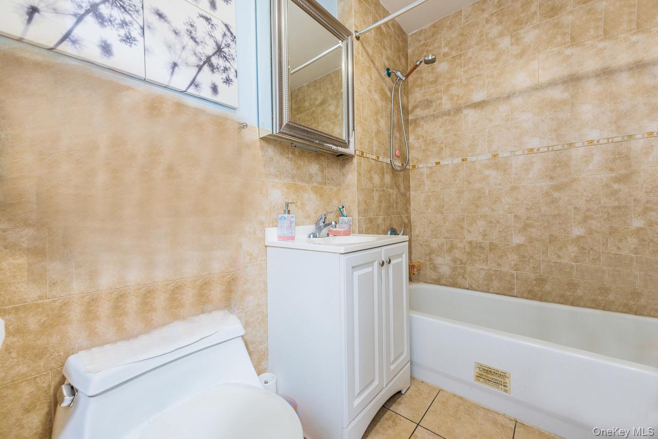 Condo 162nd  Queens, NY 11365, MLS-944763-8