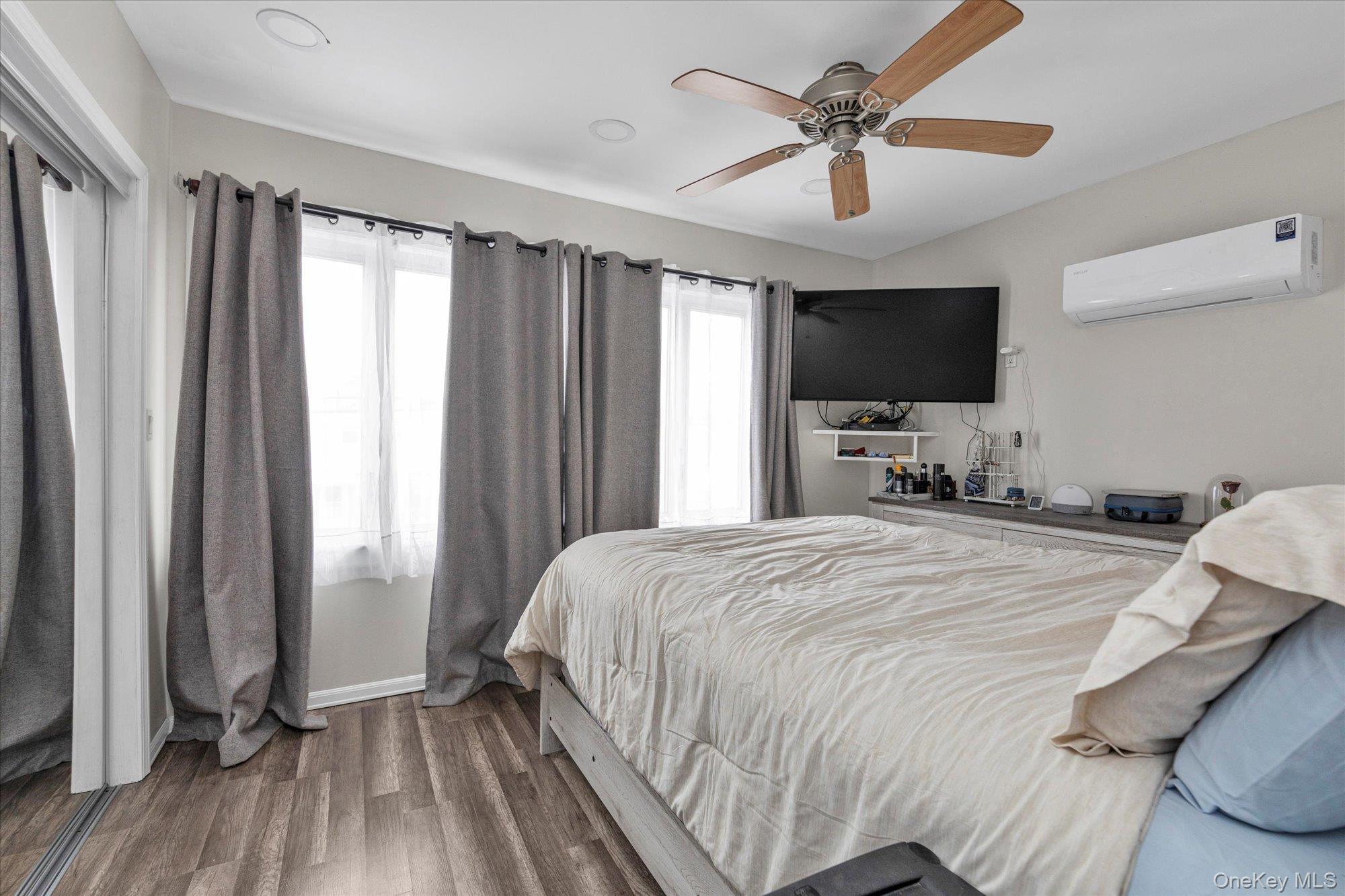 Single Family 89th  Queens, NY 11426, MLS-944799-12