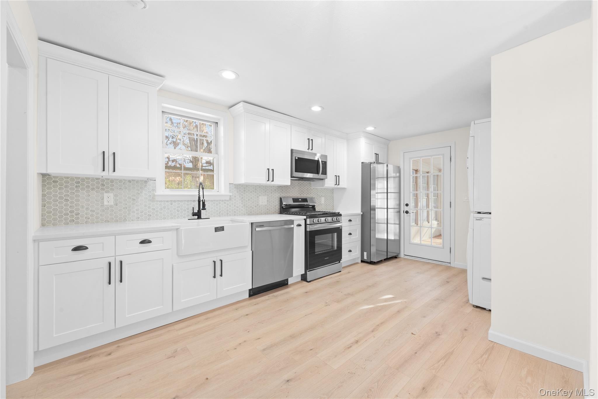 Single Family Pinedale  Suffolk County, NY 11738, MLS-944829-10