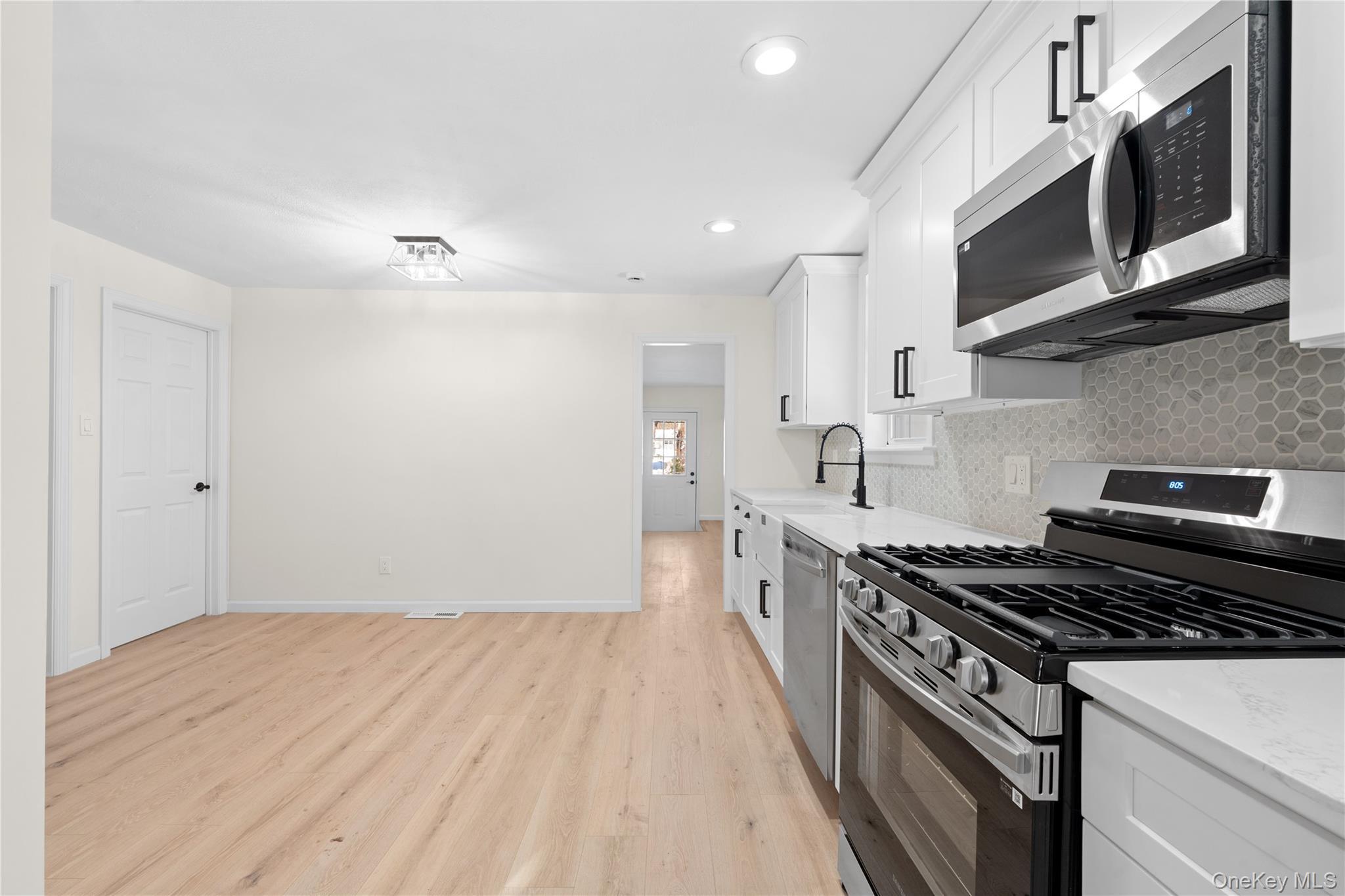 Single Family Pinedale  Suffolk County, NY 11738, MLS-944829-12