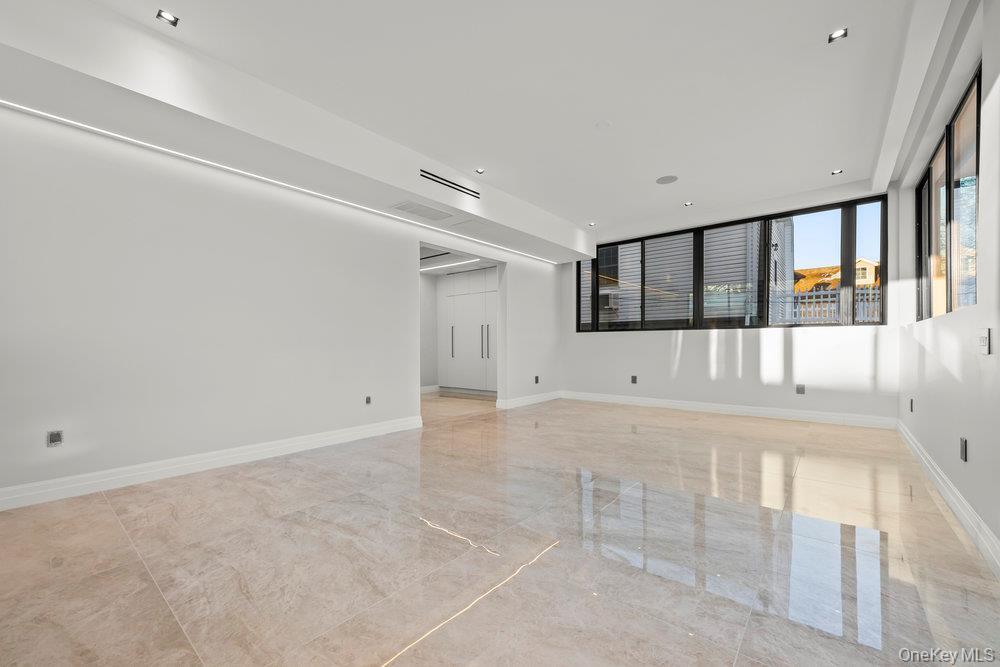 Single Family Kildare  Queens, NY 11432, MLS-944840-12