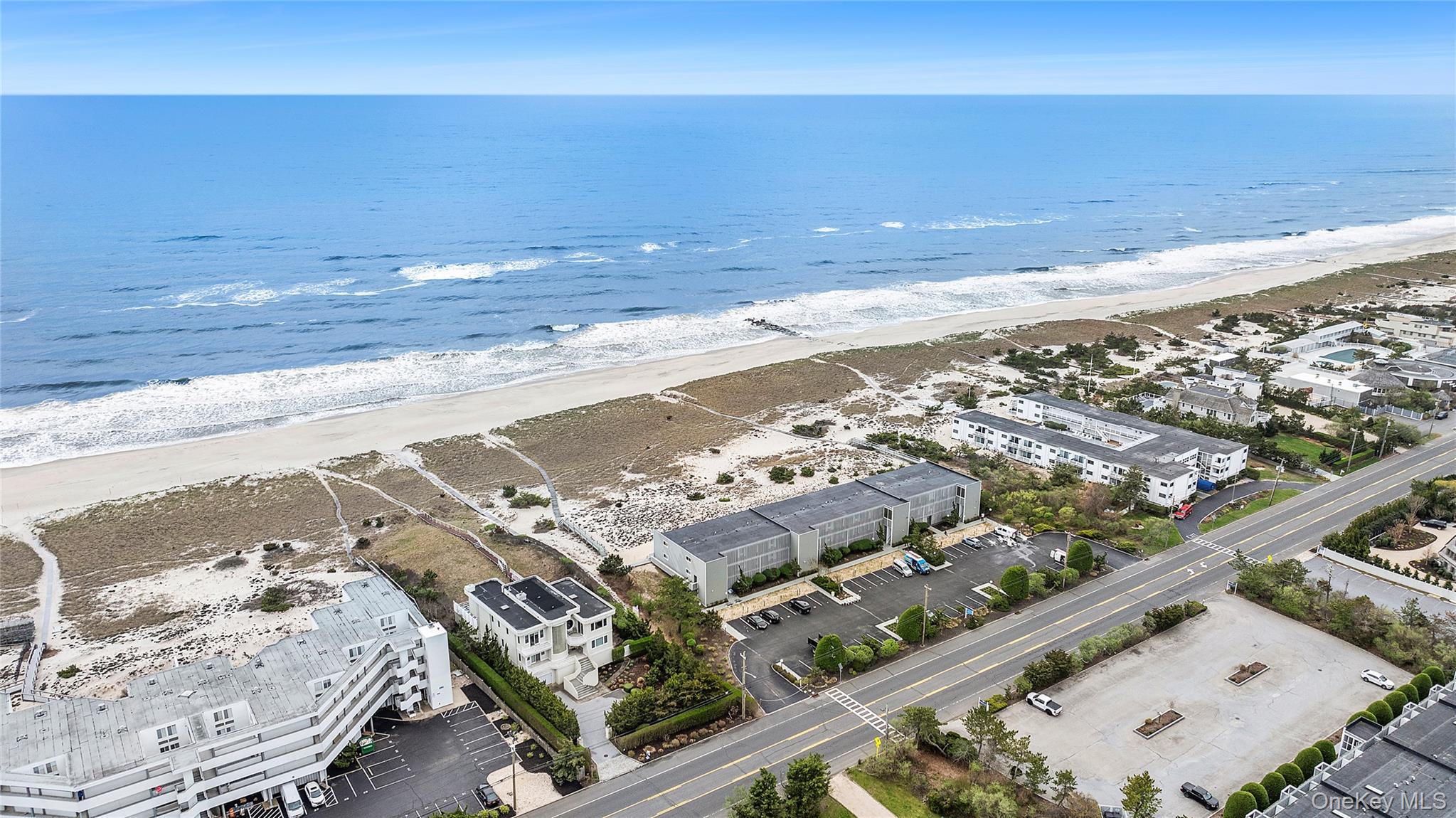 Condo Dune  Suffolk County, NY 11978, MLS-944898-2