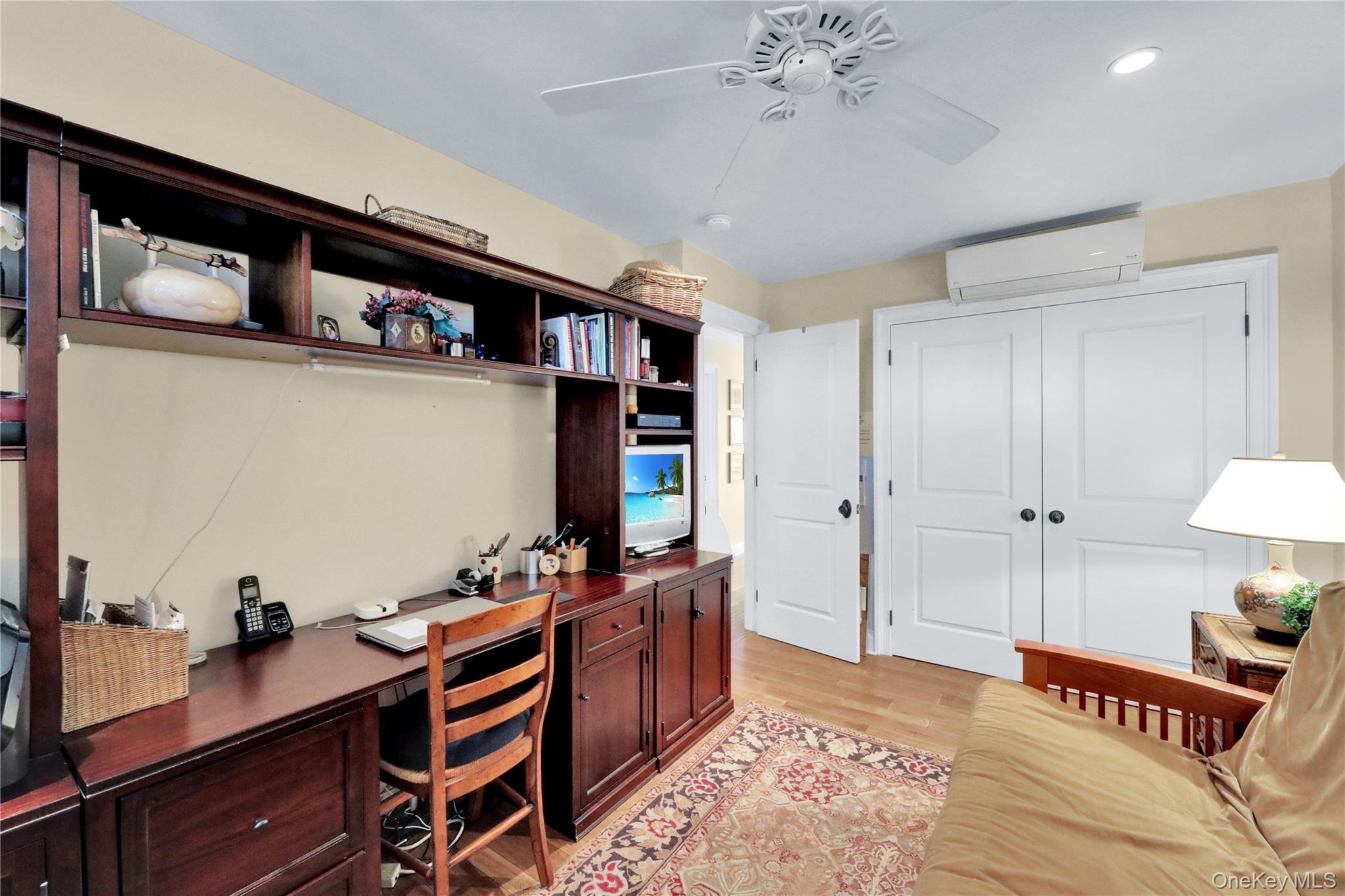 Condo Dune  Suffolk County, NY 11978, MLS-944898-28