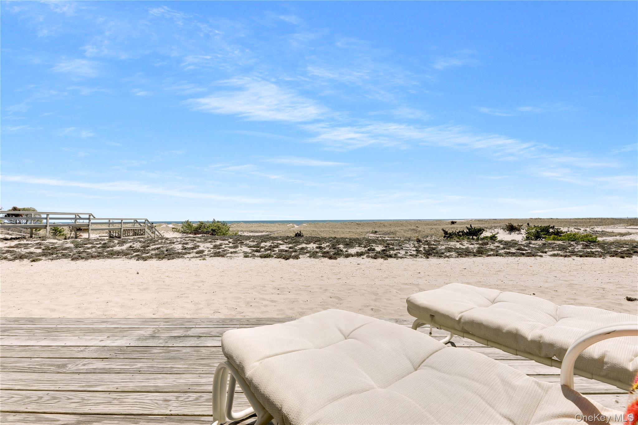 Condo Dune  Suffolk County, NY 11978, MLS-944898-29