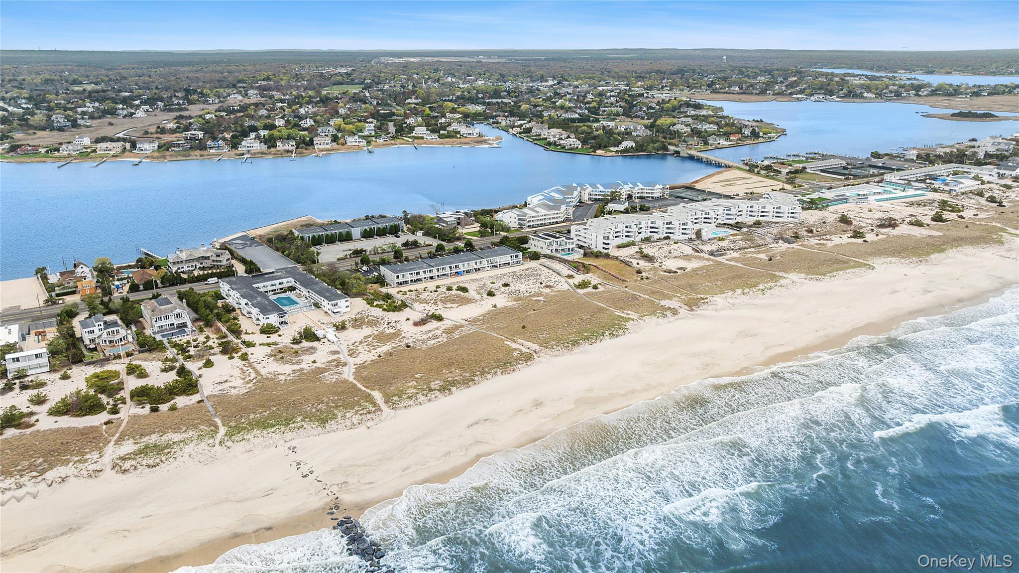 Condo Dune  Suffolk County, NY 11978, MLS-944898-38