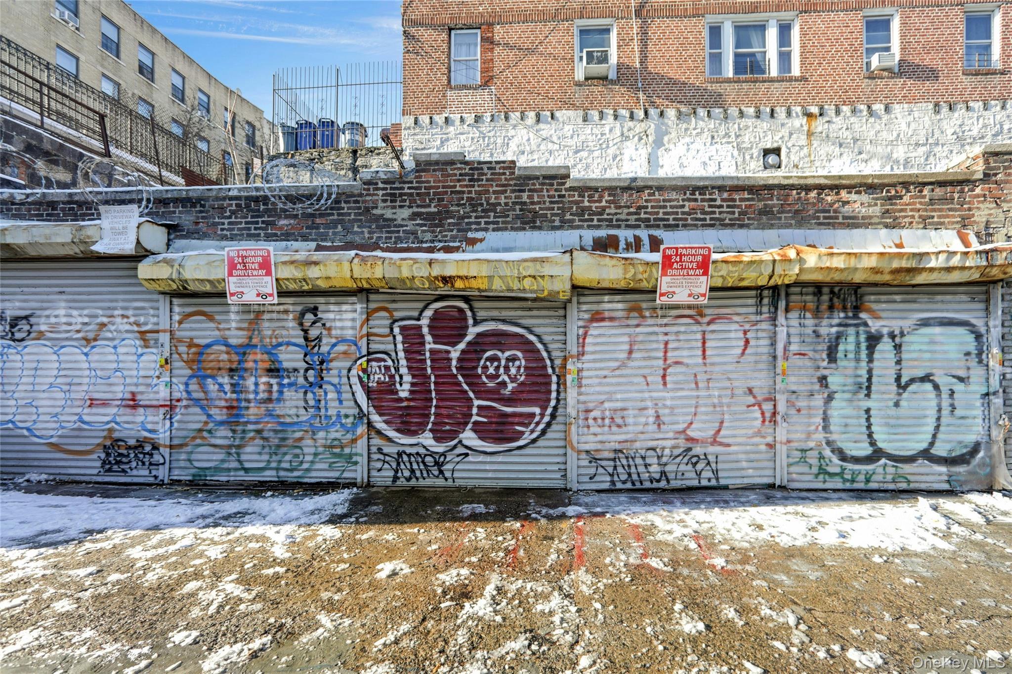 Single Family E 197th Bronx, NY 10458, MLS-945005-10