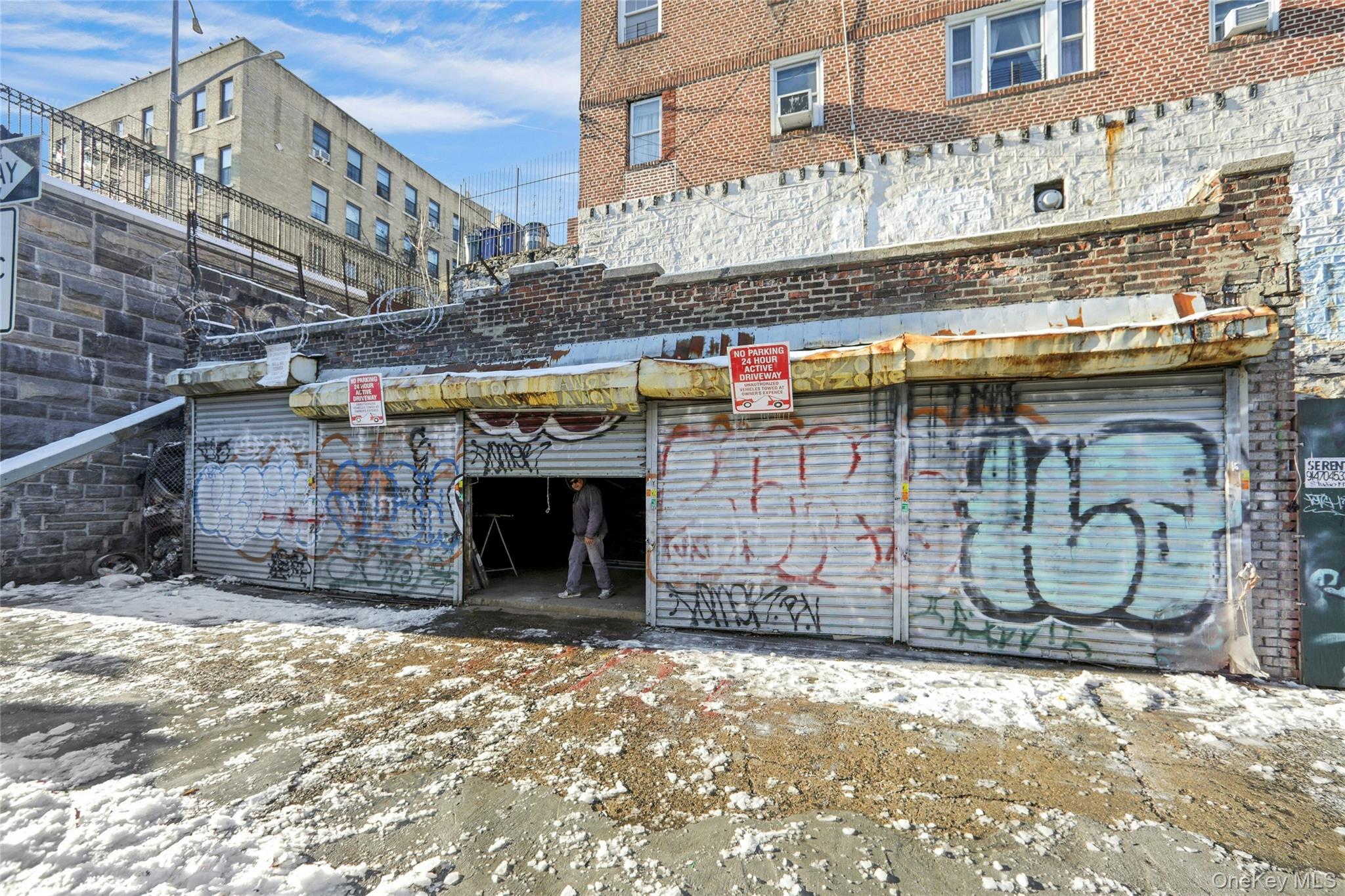 Single Family E 197th Bronx, NY 10458, MLS-945005-3