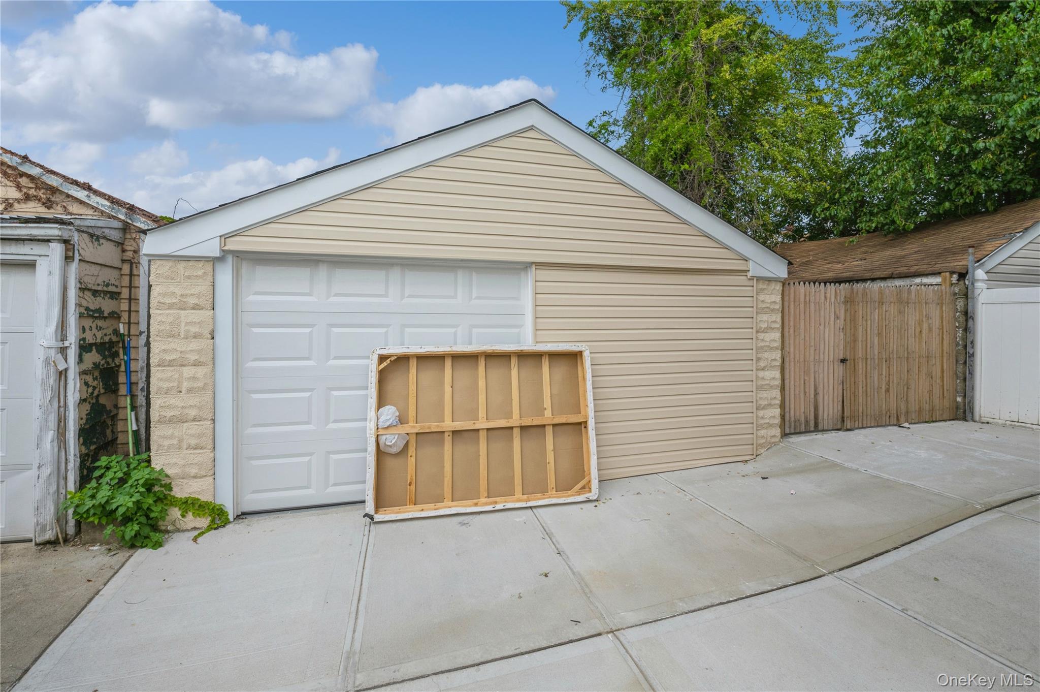 Single Family 136th  Queens, NY 11413, MLS-945031-26