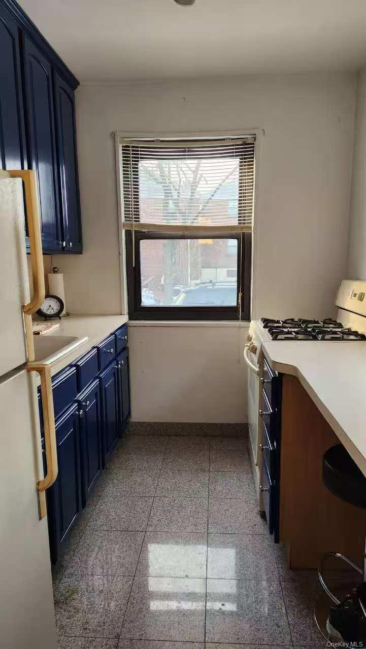 Coop 159 Street  Queens, NY 11357, MLS-945089-7