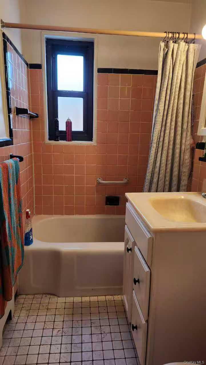 Coop 159 Street  Queens, NY 11357, MLS-945089-9