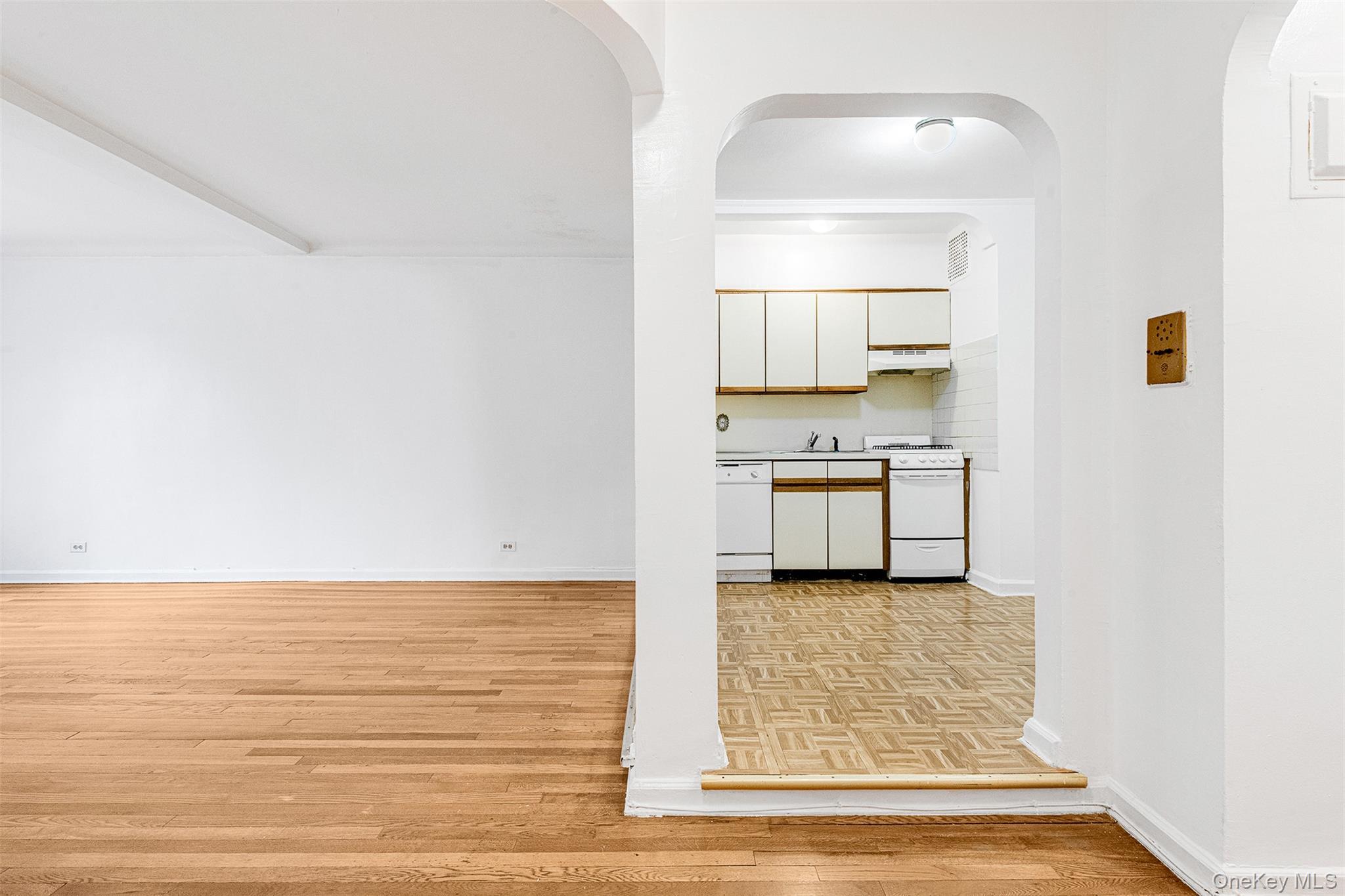 Condo 102nd  Queens, NY 11374, MLS-945103-8