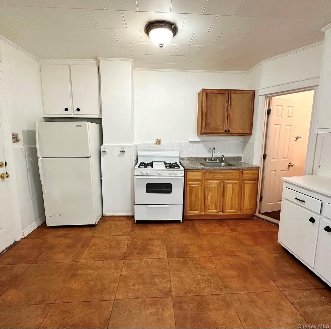 Apartment 97th  Queens, NY 11416, MLS-945158-3