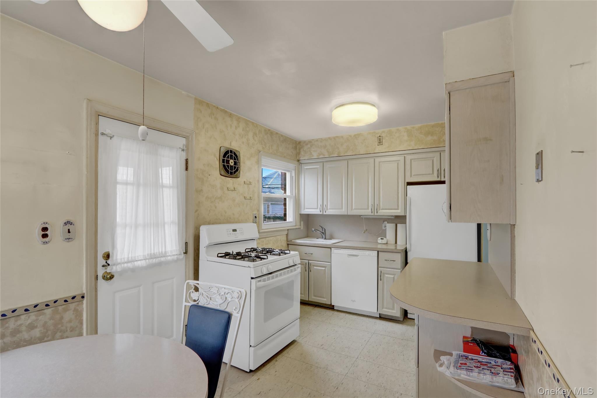 Single Family 258th  Queens, NY 11004, MLS-945160-15