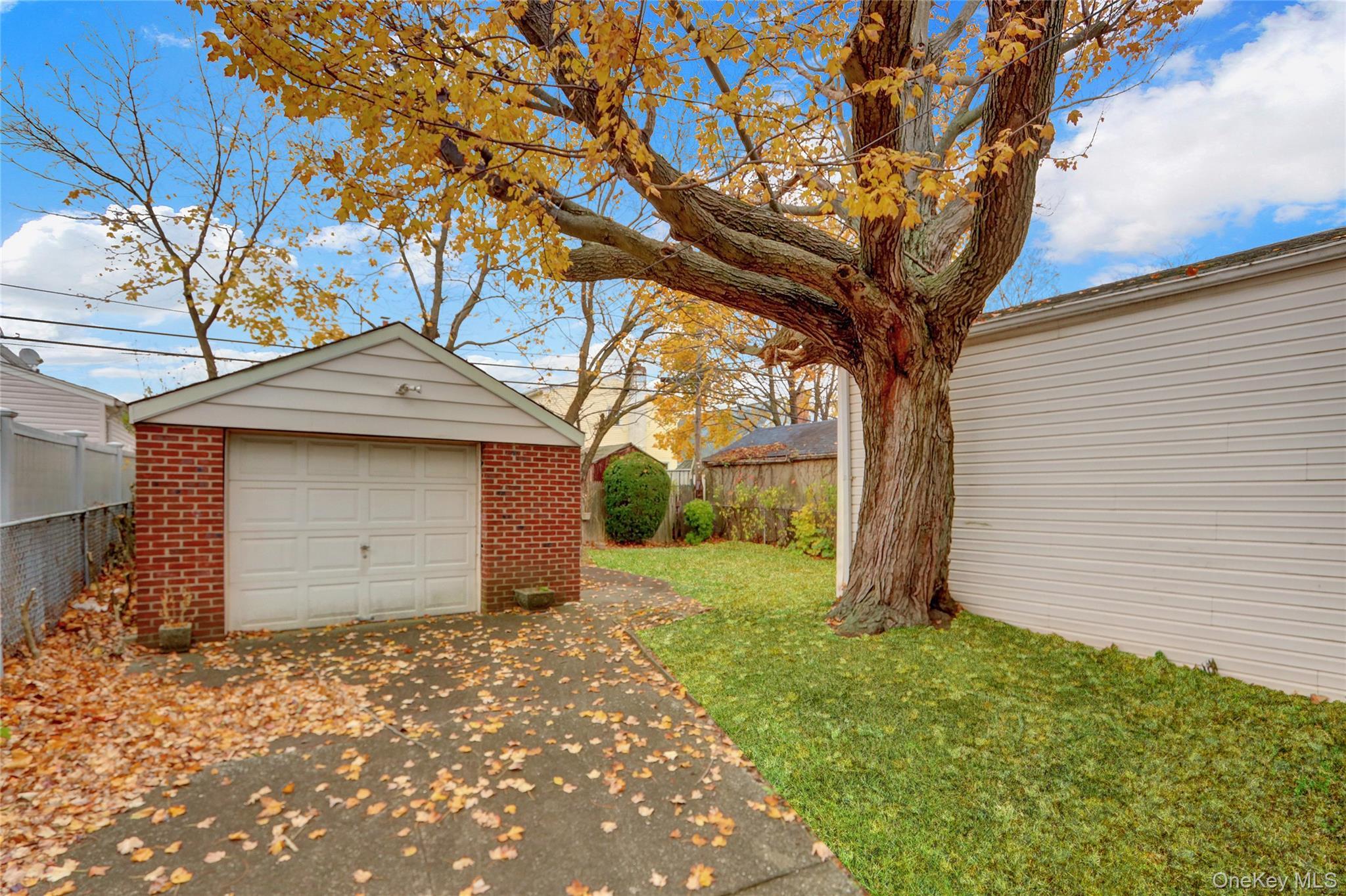 Single Family 258th  Queens, NY 11004, MLS-945160-23