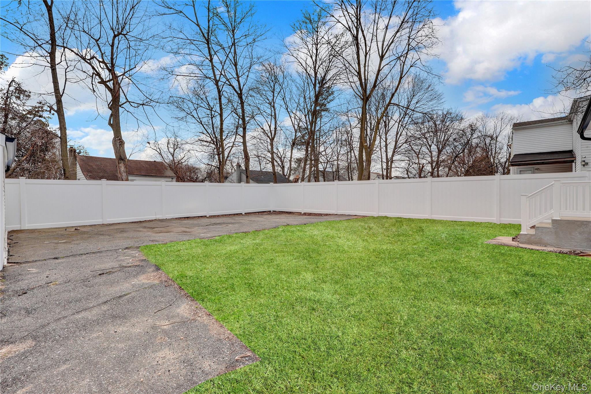 Single Family Davidson  Suffolk County, NY 11798, MLS-945166-5