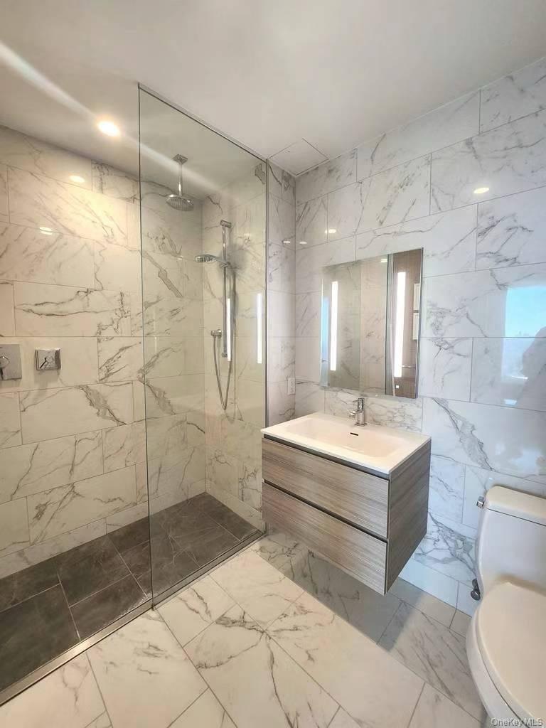 Condo 40th  Queens, NY 11354, MLS-945187-6