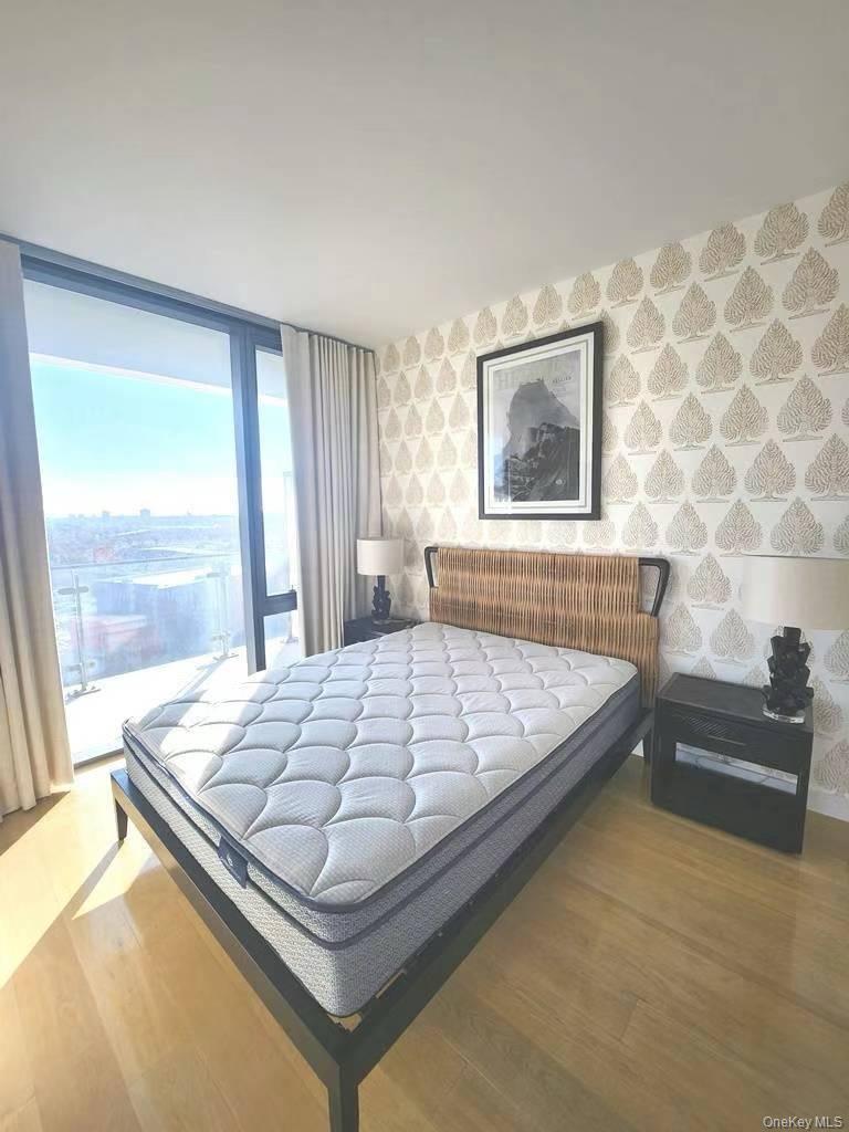 Condo 40th  Queens, NY 11354, MLS-945187-8