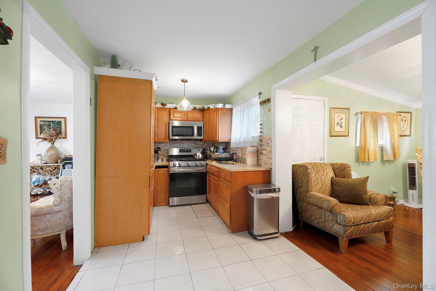 Single Family Tamarack  Suffolk County, NY 11722, MLS-945202-4