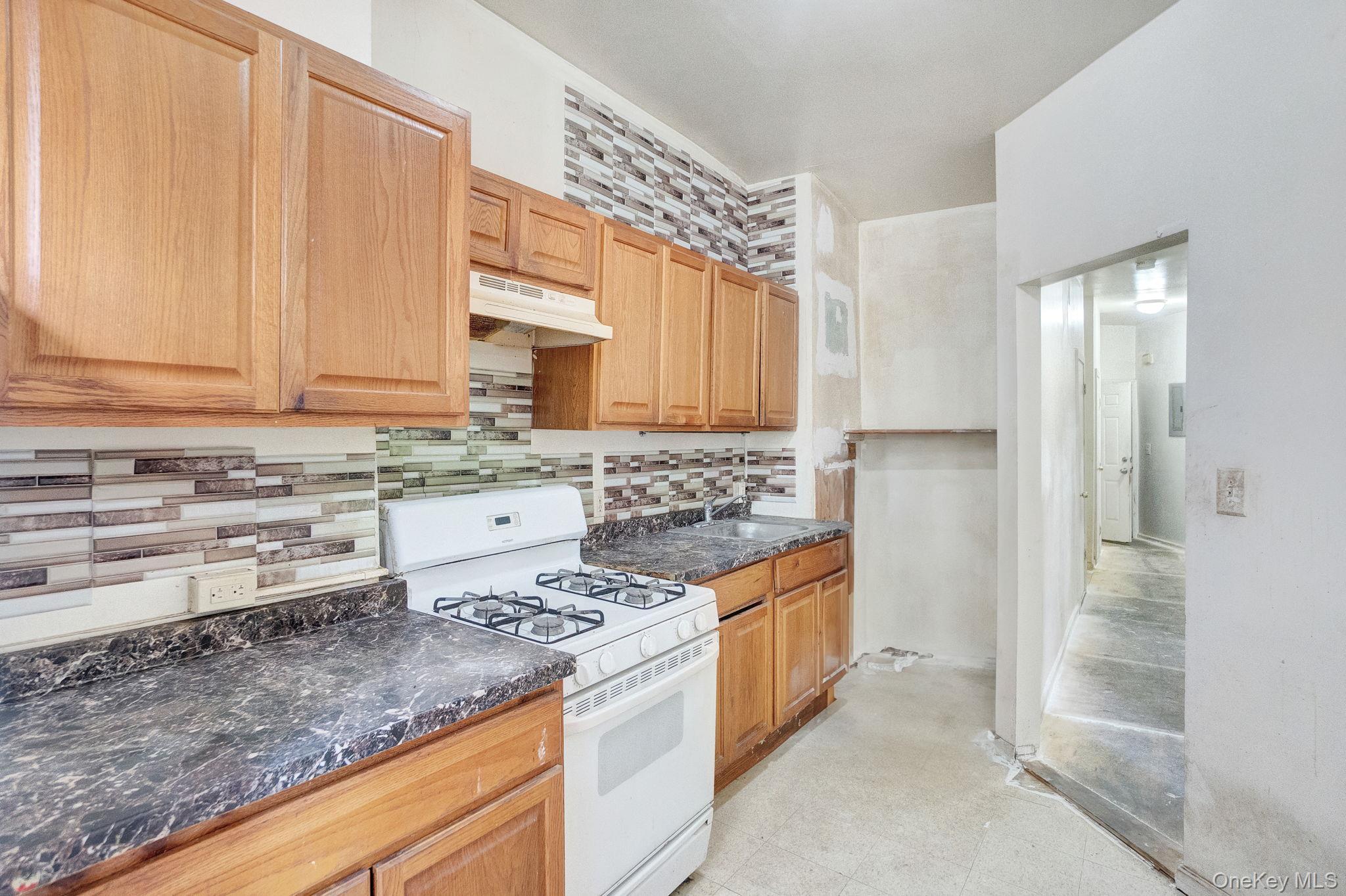 Single Family College  Bronx, NY 10456, MLS-945225-6