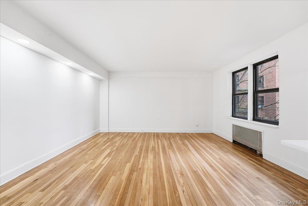 Coop Greystone  Bronx, NY 10463, MLS-945230-14