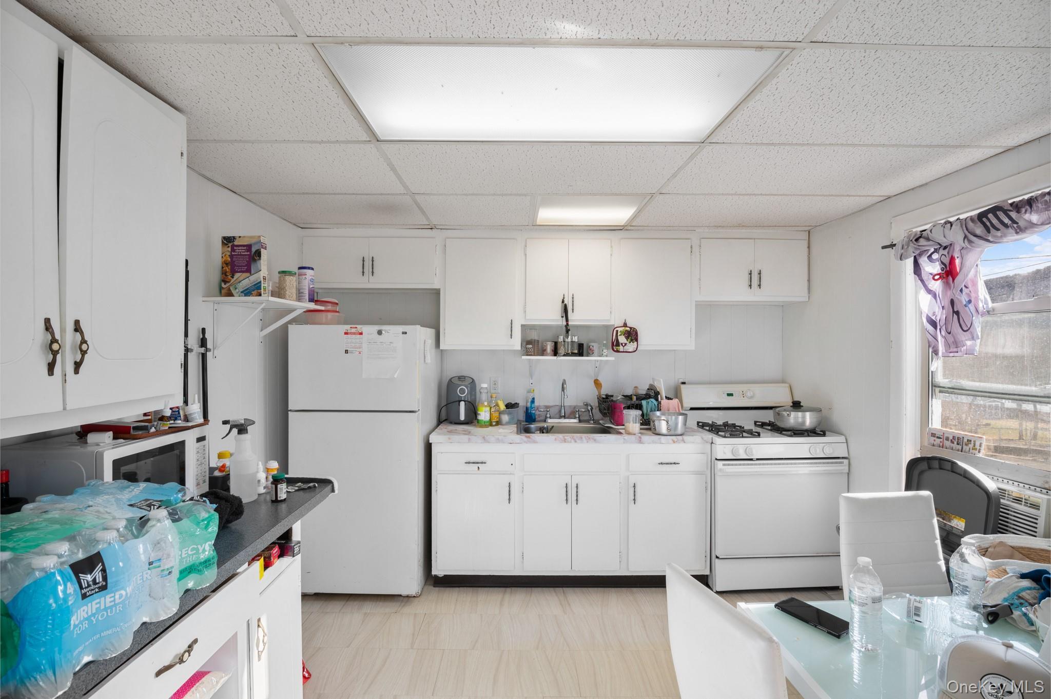 Single Family Samsondale  Rockland County, NY 10993, MLS-945293-6