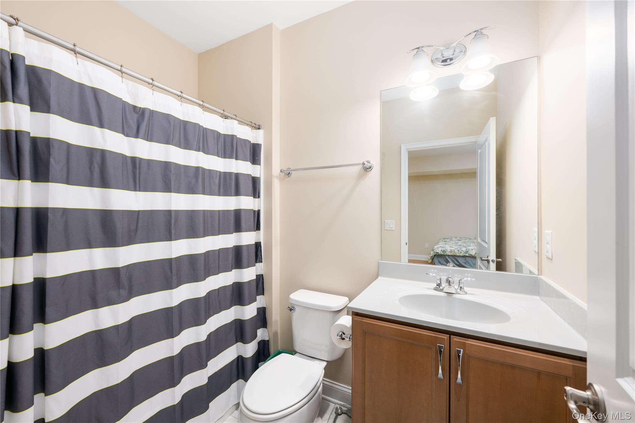 Condo Dutch  Dutchess County, NY 12590, MLS-945353-36