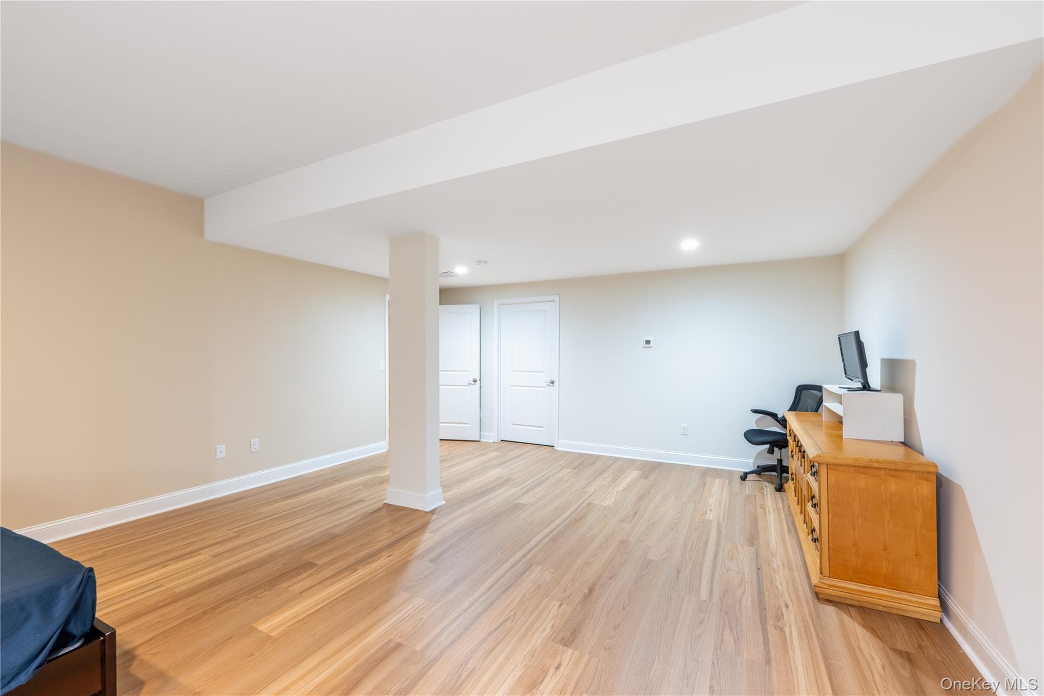 Condo Dutch  Dutchess County, NY 12590, MLS-945353-38