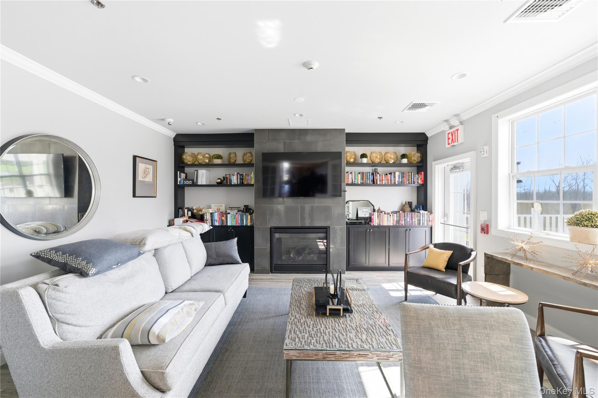 Condo Dutch  Dutchess County, NY 12590, MLS-945353-45