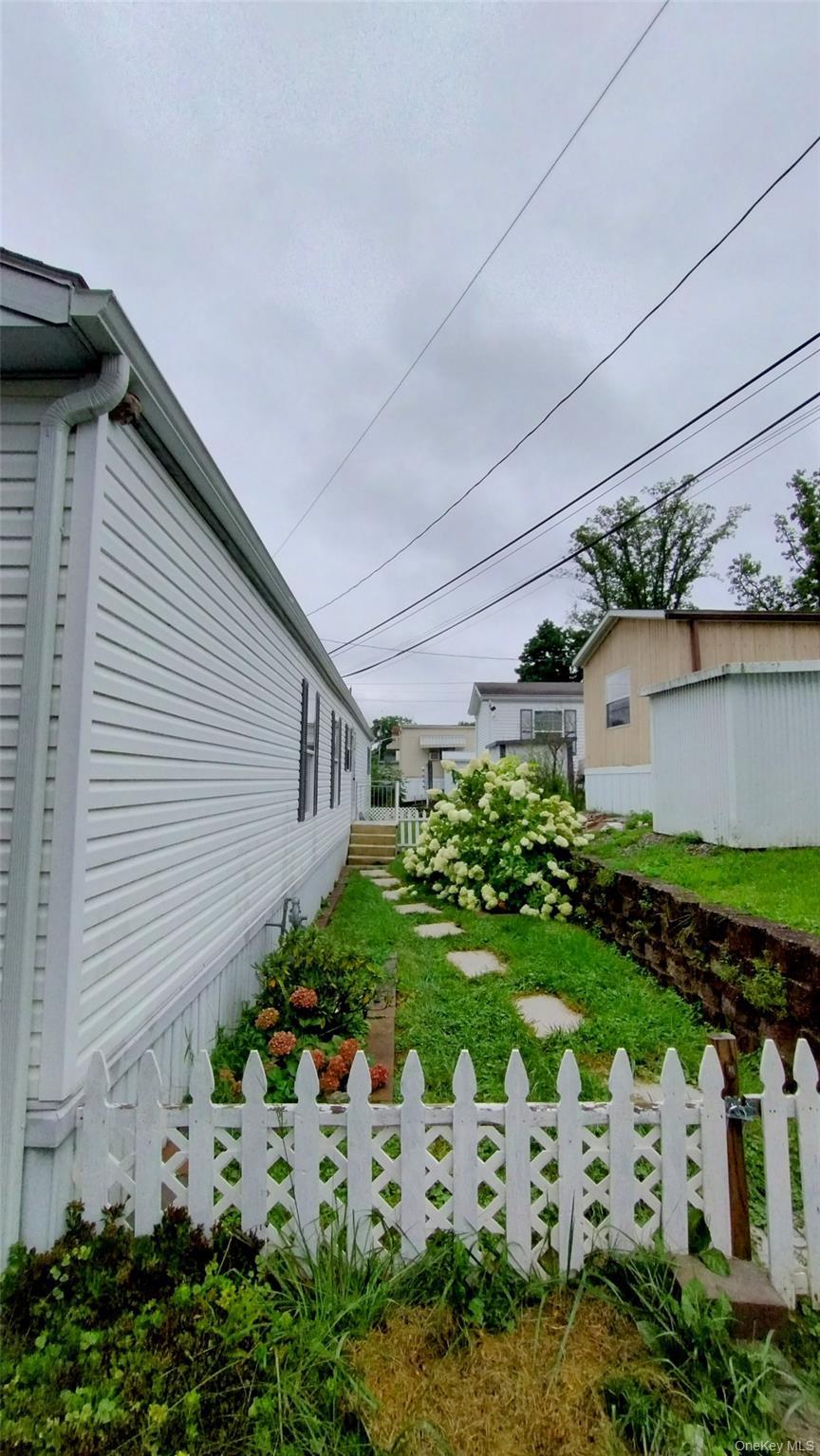Single Family Mountain View Mobile Home Park  Rockland County, NY 10980, MLS-945379-15