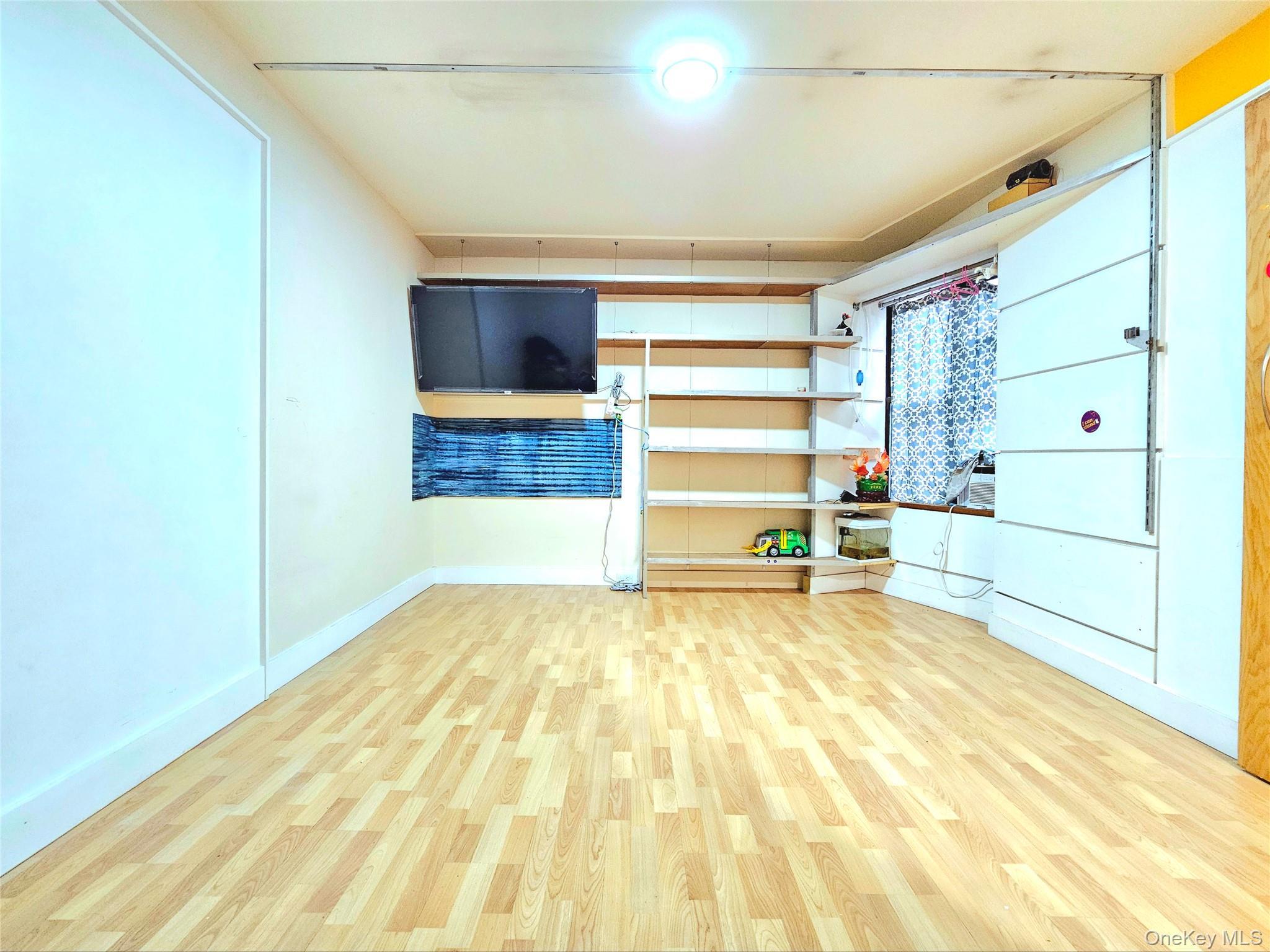 Coop Hull  Bronx, NY 10467, MLS-945410-4