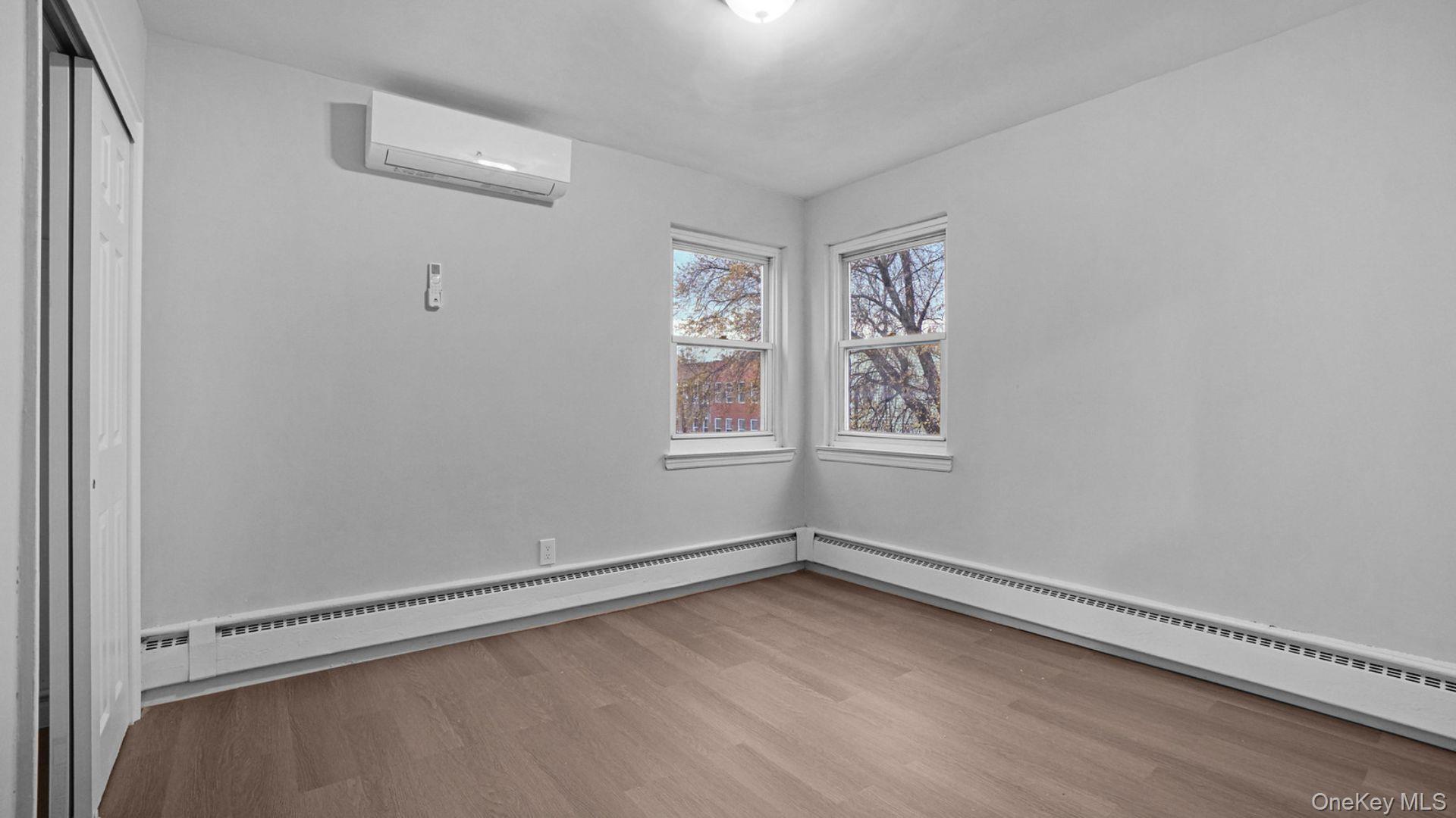 Single Family 229th  Bronx, NY 10466, MLS-945424-12