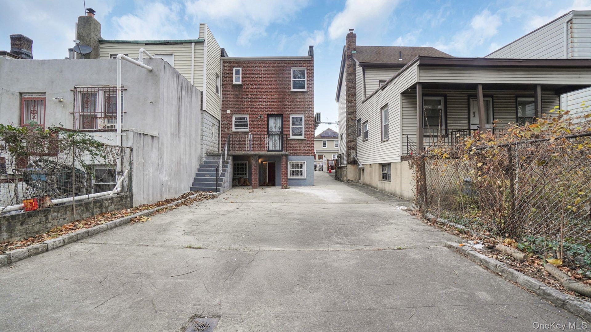 Single Family 229th  Bronx, NY 10466, MLS-945424-21