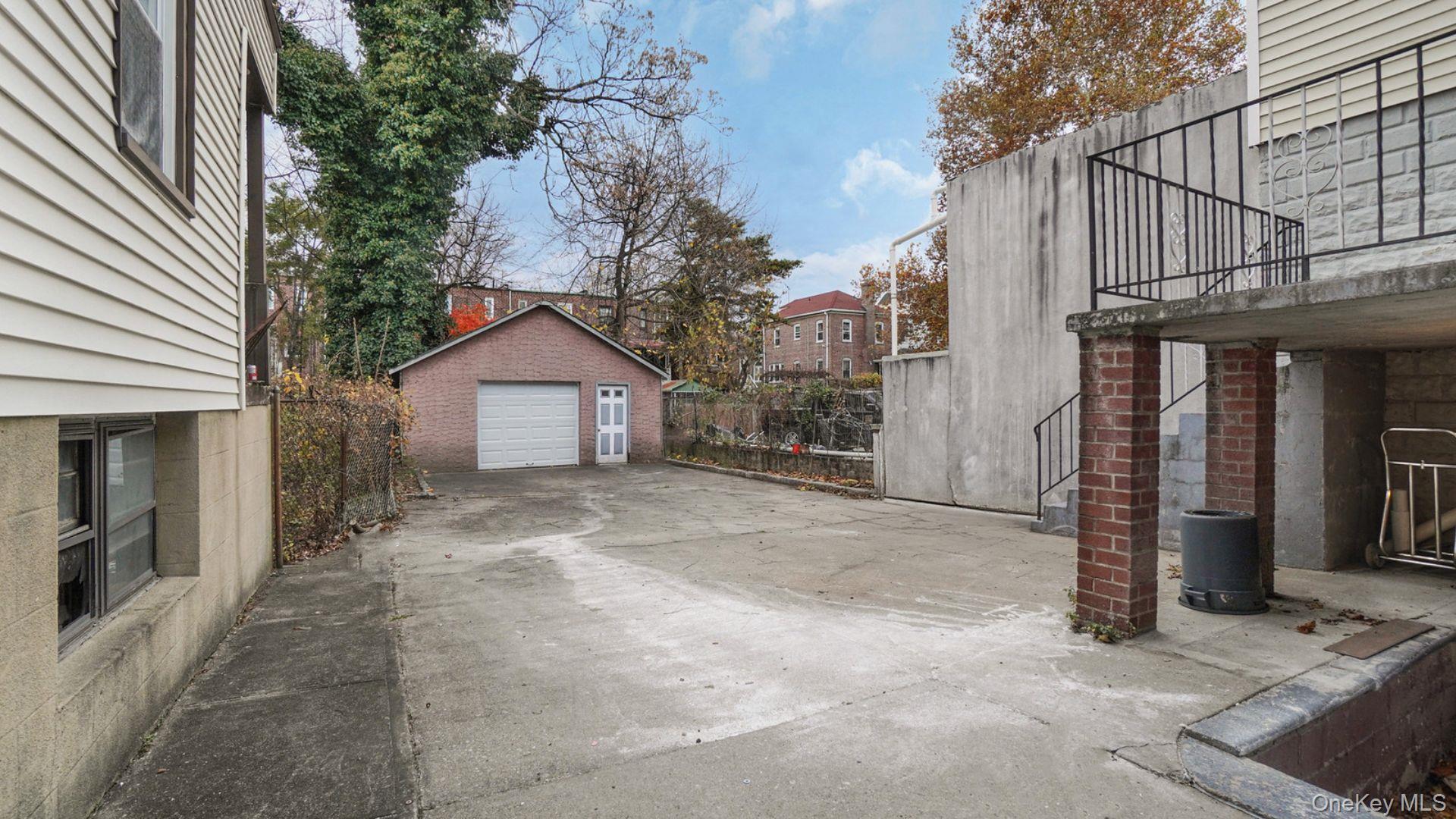 Single Family 229th  Bronx, NY 10466, MLS-945424-22