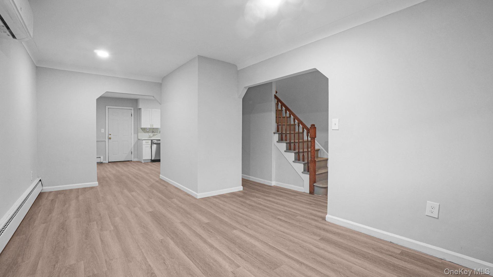 Single Family 229th  Bronx, NY 10466, MLS-945424-8