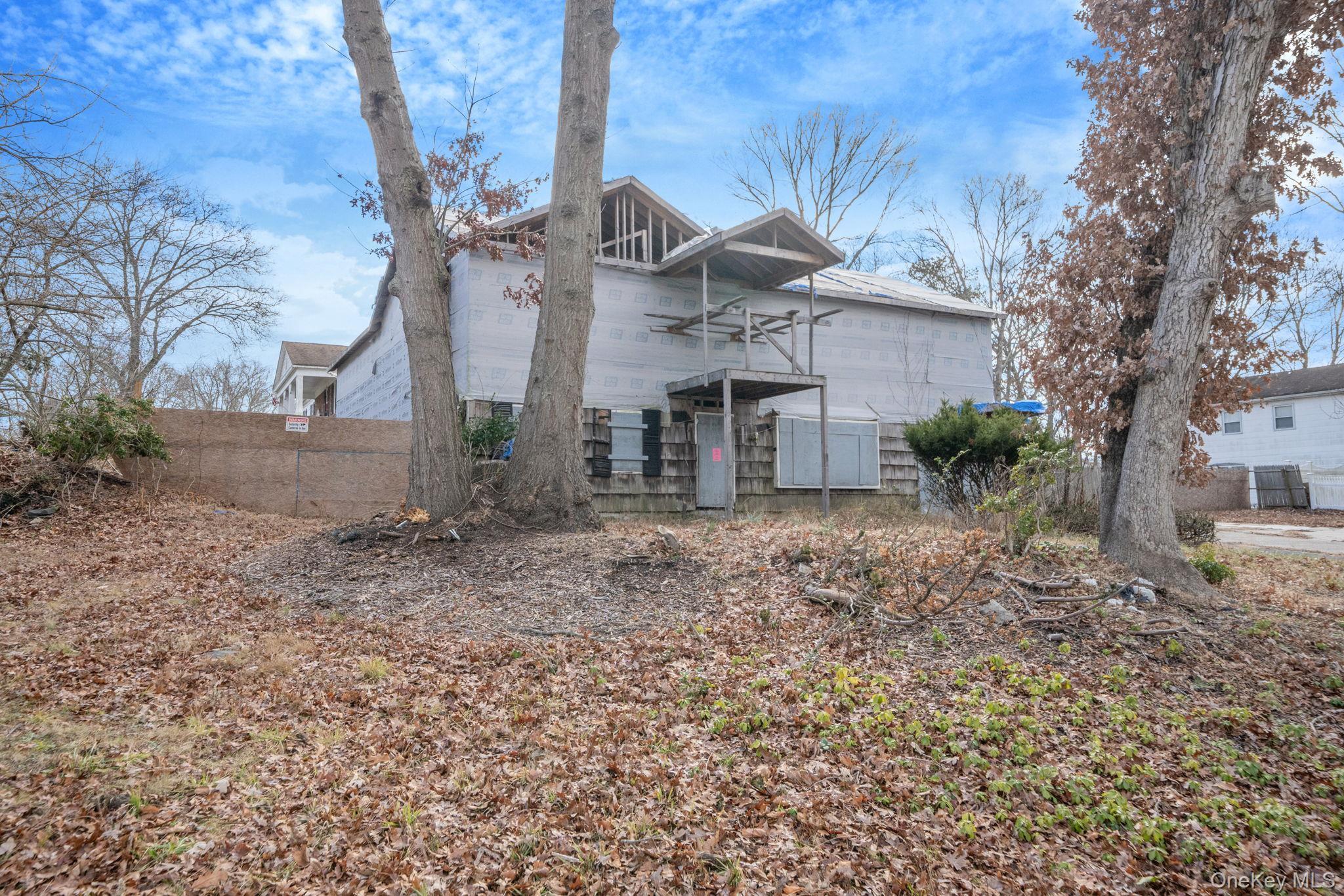 Single Family Denis  Suffolk County, NY 11727, MLS-945464-2