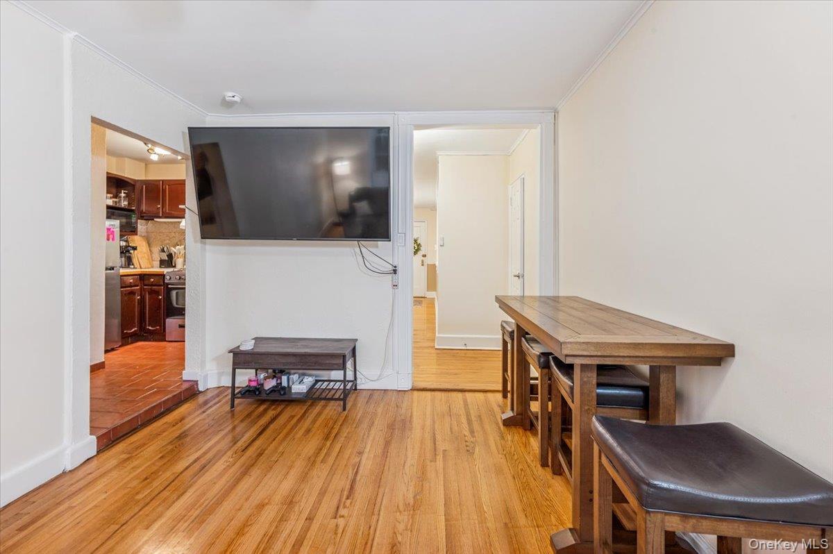 Coop Pelham  Westchester County, NY 10805, MLS-945473-11